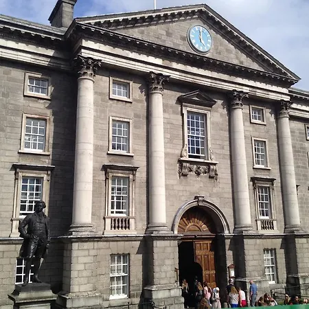 Acara House Dublín