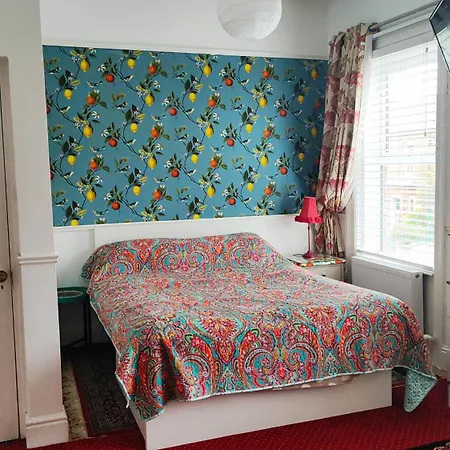 Bed & Breakfast Acara House