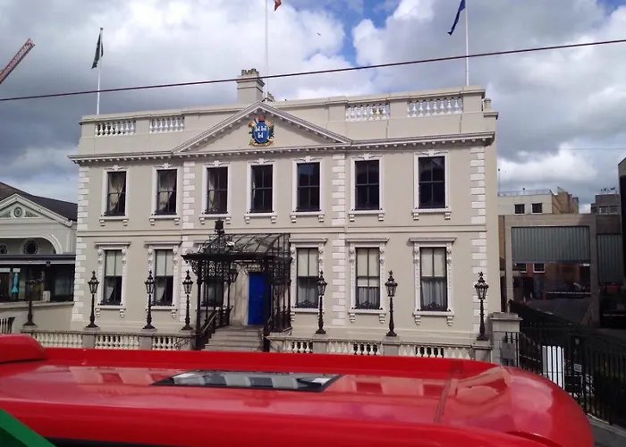 Bed & Breakfast Acara House